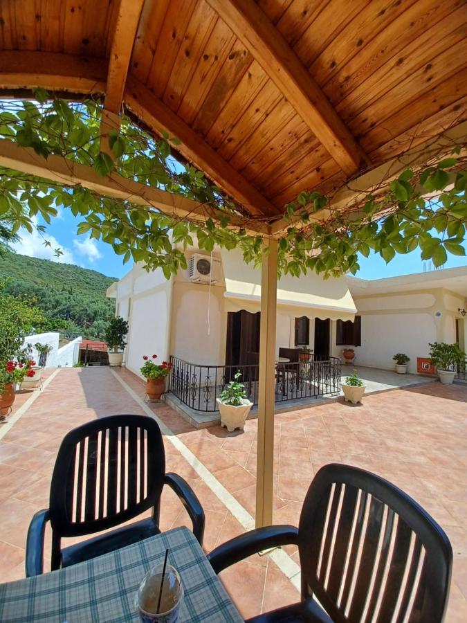 Appartamento Tsanis Parga Esterno foto