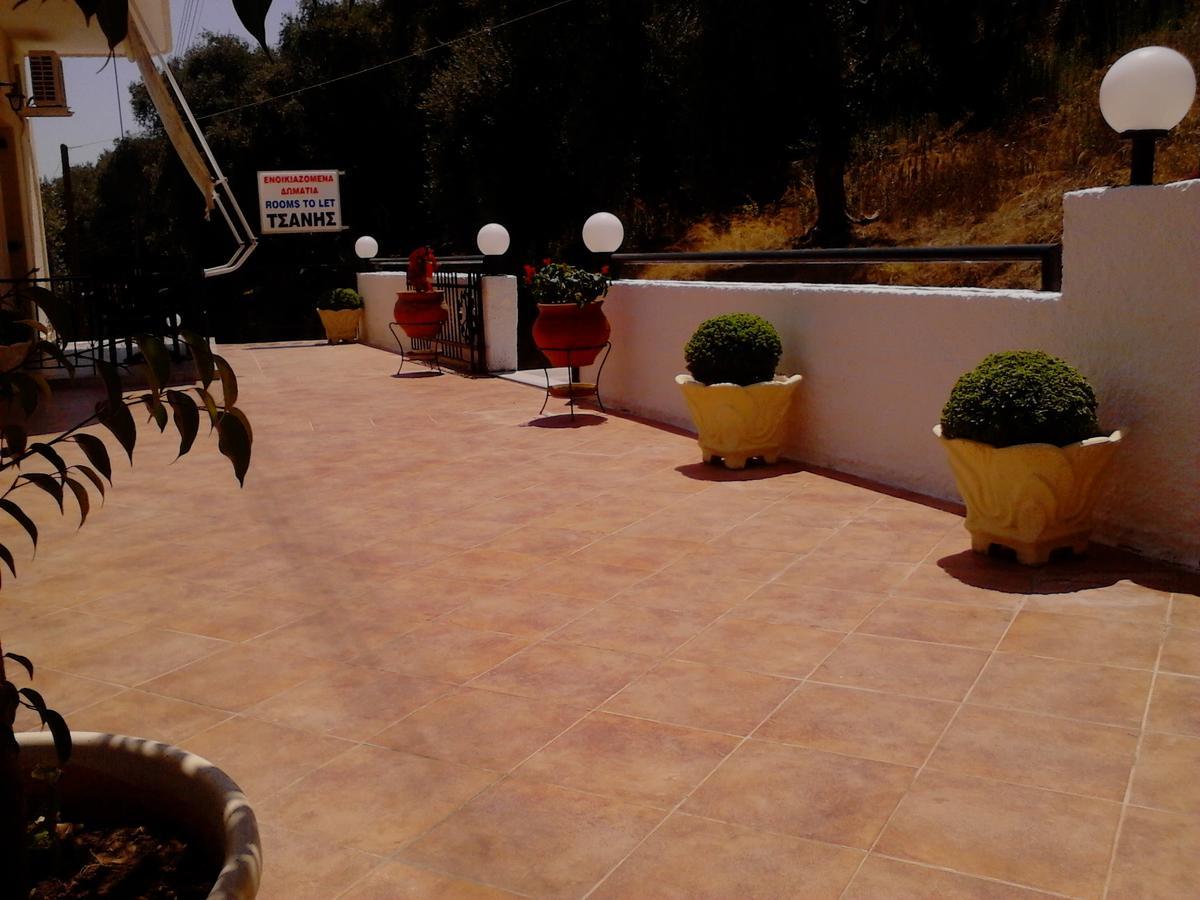Appartamento Tsanis Parga Esterno foto