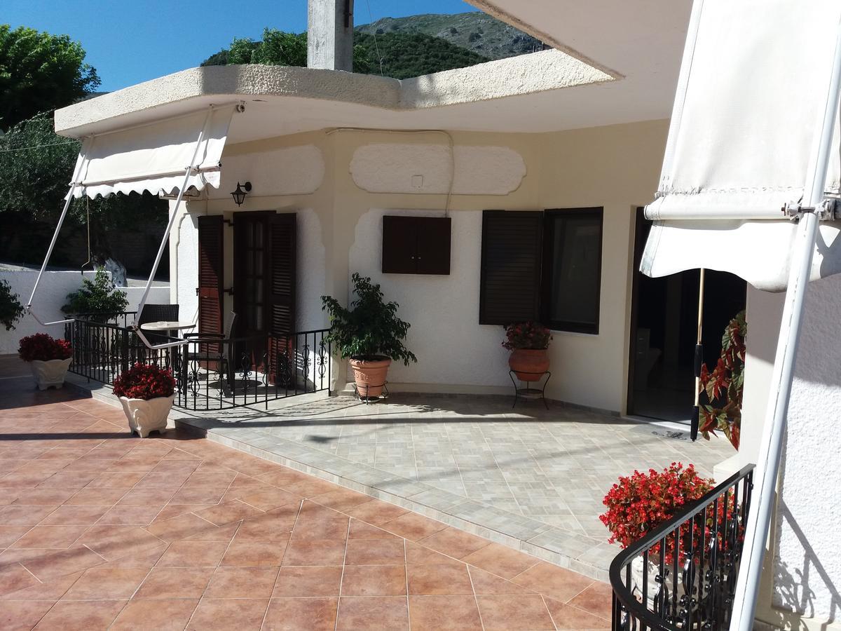 Appartamento Tsanis Parga Esterno foto